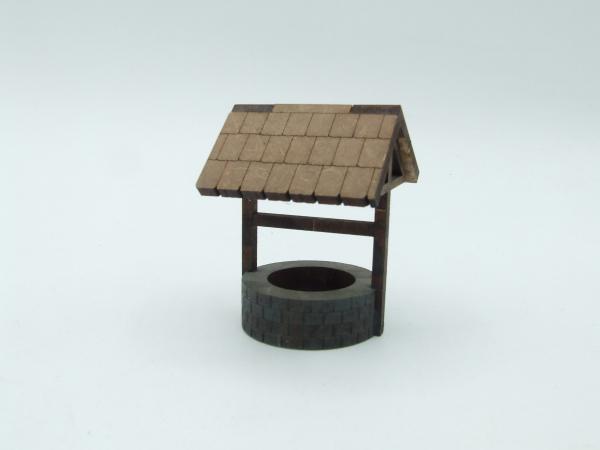 Fountain round with roof- 1:56/28mm